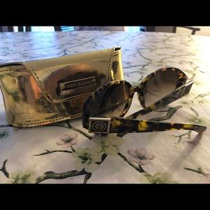Tory Burch Sun Glasses